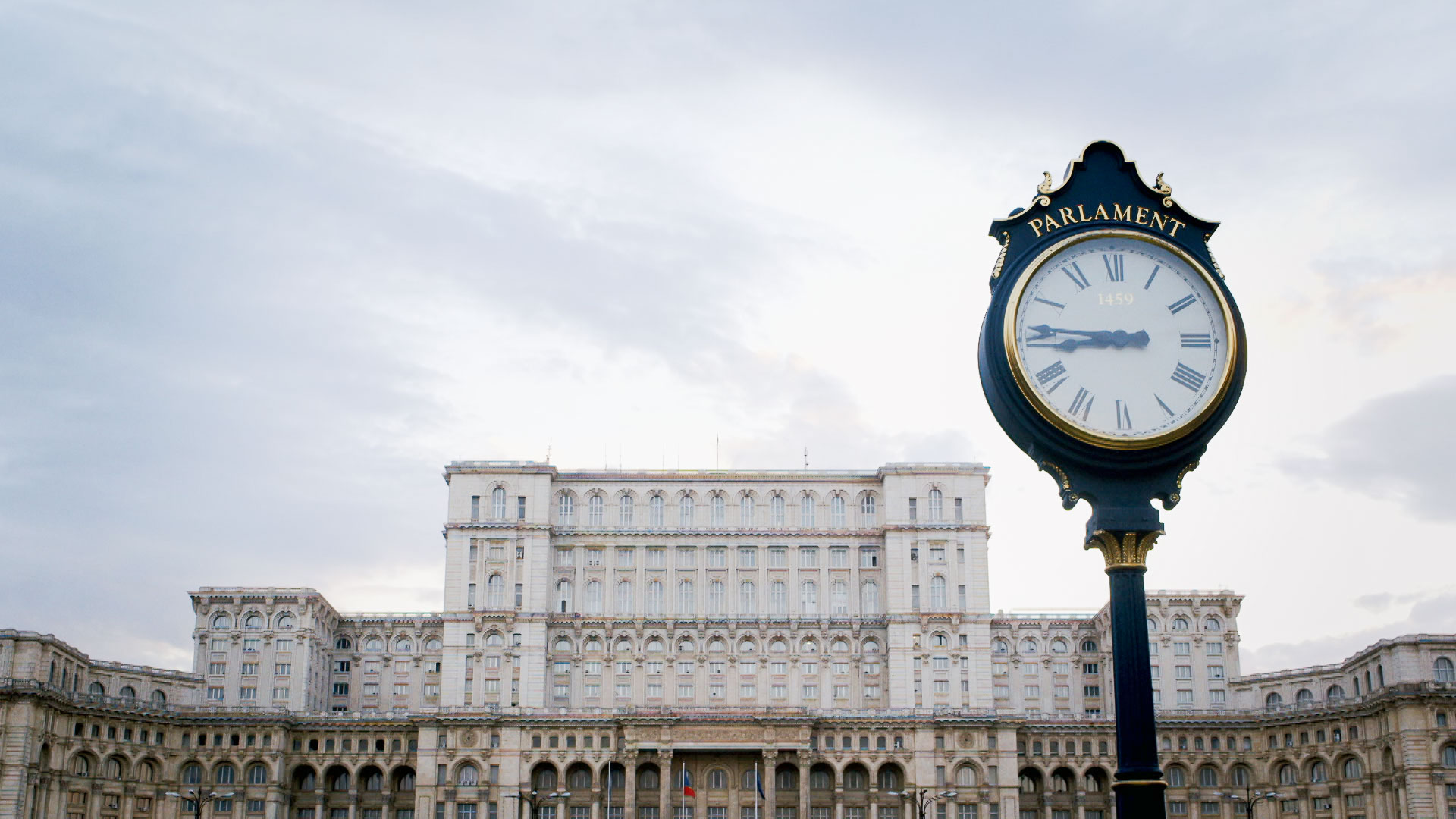 Palaces_-_Bucharest_011.jpg