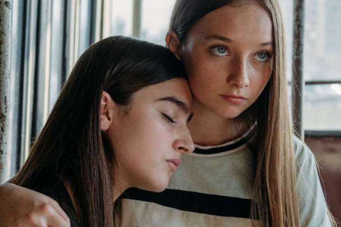Sisters_-_Dina_Duma.jpg